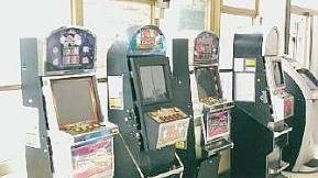 Le quattro slot scassinate al circolo Arci Arena del Popolo