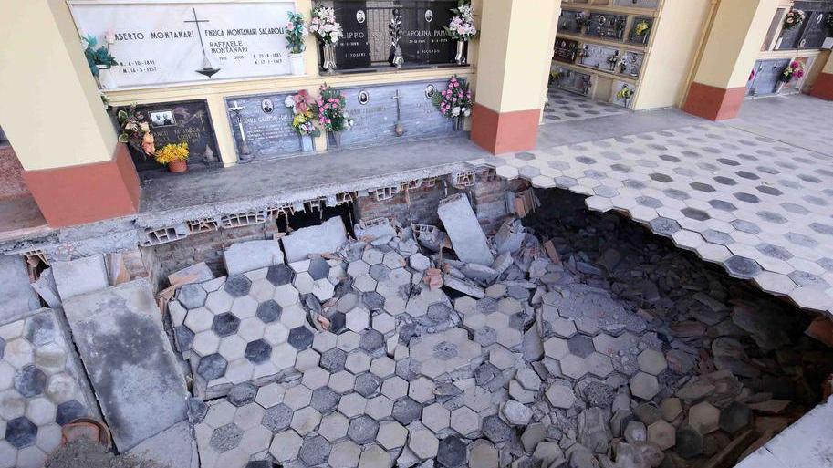 «Devono vergognarsi di speculare sui morti»