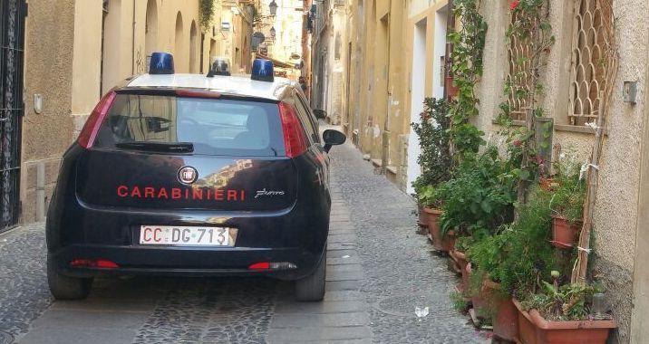 Sassari, spacciavano in via Arborea: nei guai due sedicenni 