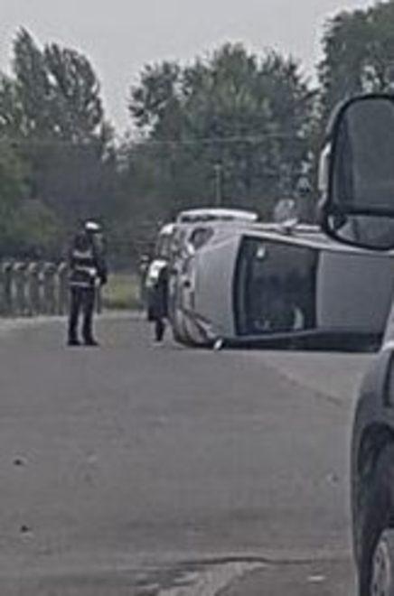 Cappotta con l’auto Ferita una 61enne