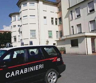 <strong>INCIDENTE.</strong> Vicolo Roma a Pitigliano e sopra l’obitorio dell’ospedale dove è stata composta la salma di Laura Di Nardo