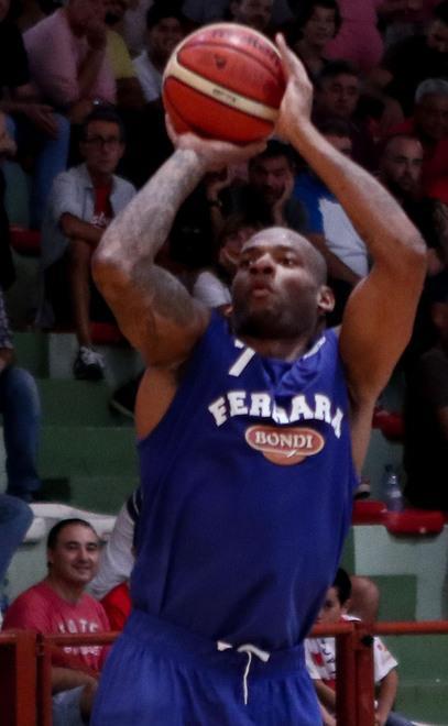Mike torna al lavoro Bondi al completo 