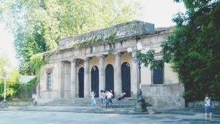 Caffè, stop alla grua rilento il recupero del locale sulle Mura