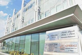 Il palazzo dove si trova la sede della “Ser.In” in via Galvani