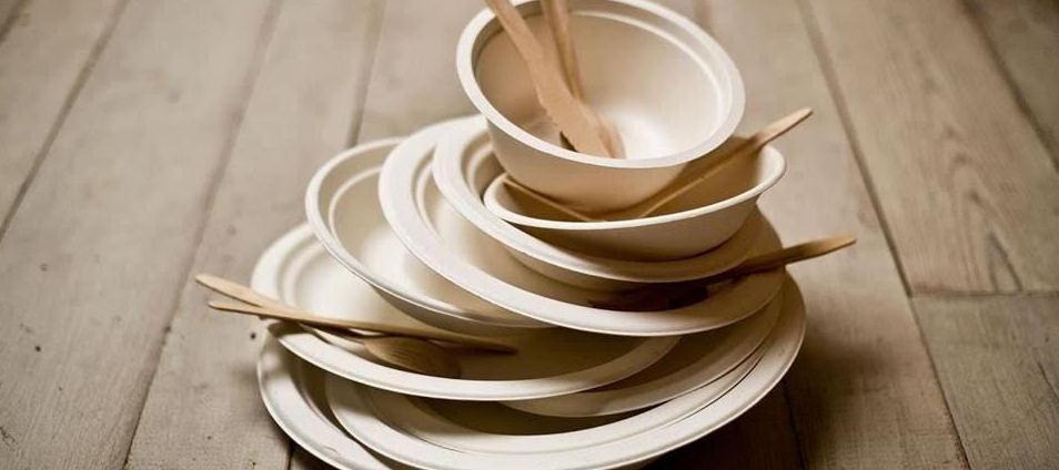 No alla plastica, sì ai piatti compostabili 
