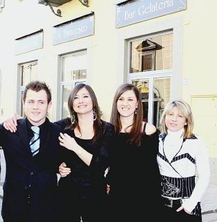 Lo staff del bar pasticceria S. Francesco in via S. Trinita