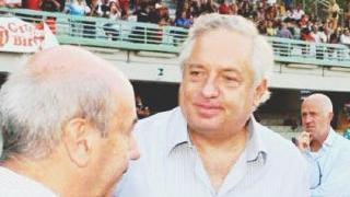<strong>US GROSSETO.</strong> Camilli con il ds Iaconi e a destra il centrocampista Daniel Margarita