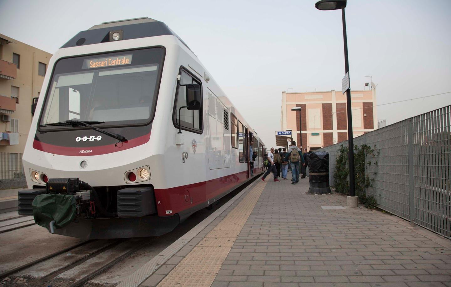 Sospese le corse dei treni fra Sassari e Alghero 