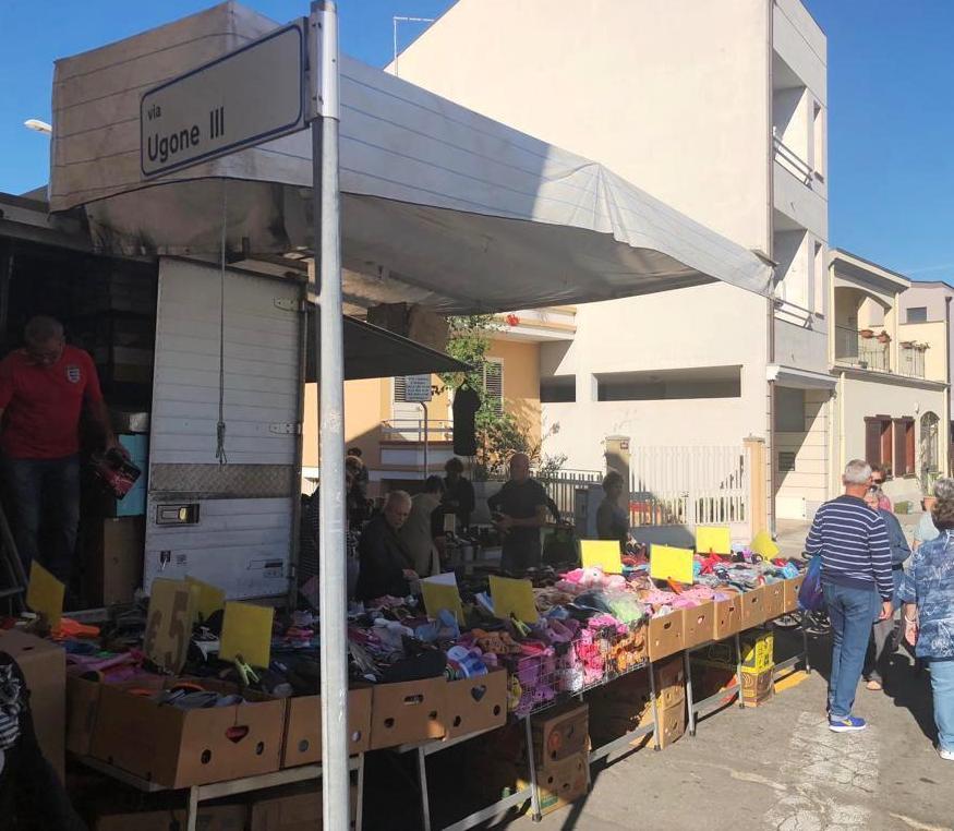 Mercatino rionale, debutto ok in via Ugone