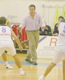 Coach Ferrari guida i suoi ragazzi