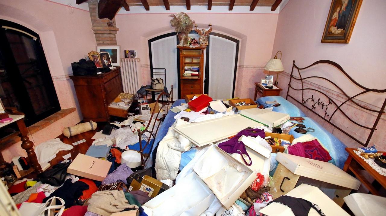 Una abitazione svaligiata dai ladri (foto d'archivio)