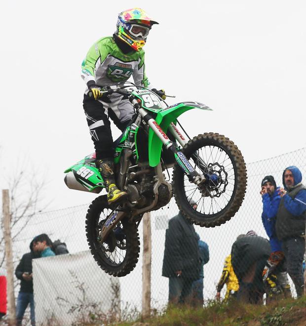 Cade durante il salto Motociclista portato a Cona con l’elicottero 