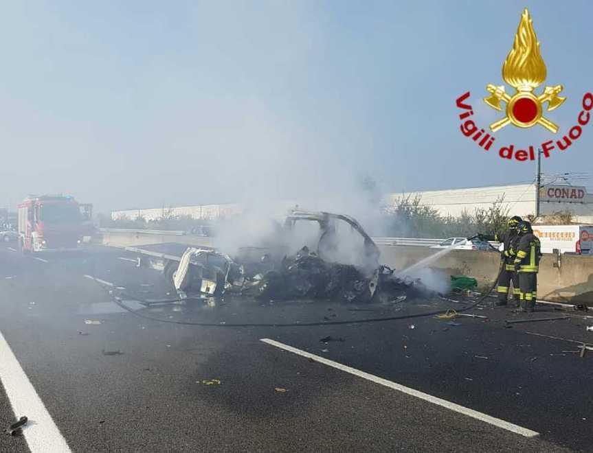 Inferno sull’A1, due morti e un ferito grave 