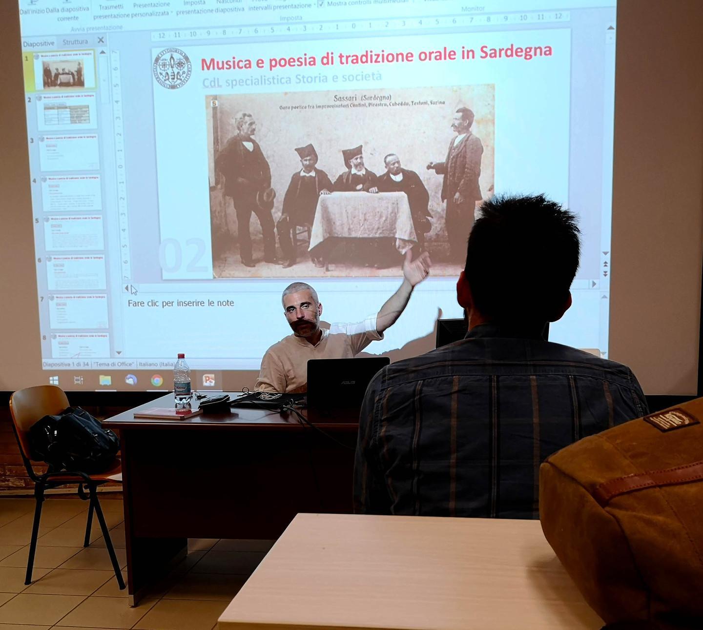 Universidade, mutos e otadas prof Lutzu nch’intrat “a bolu” 