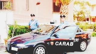 Una volante dei carabinieri