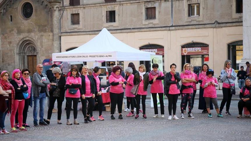In piazza il “Pink Mob” a sostegno della ricerca e della prevenzione