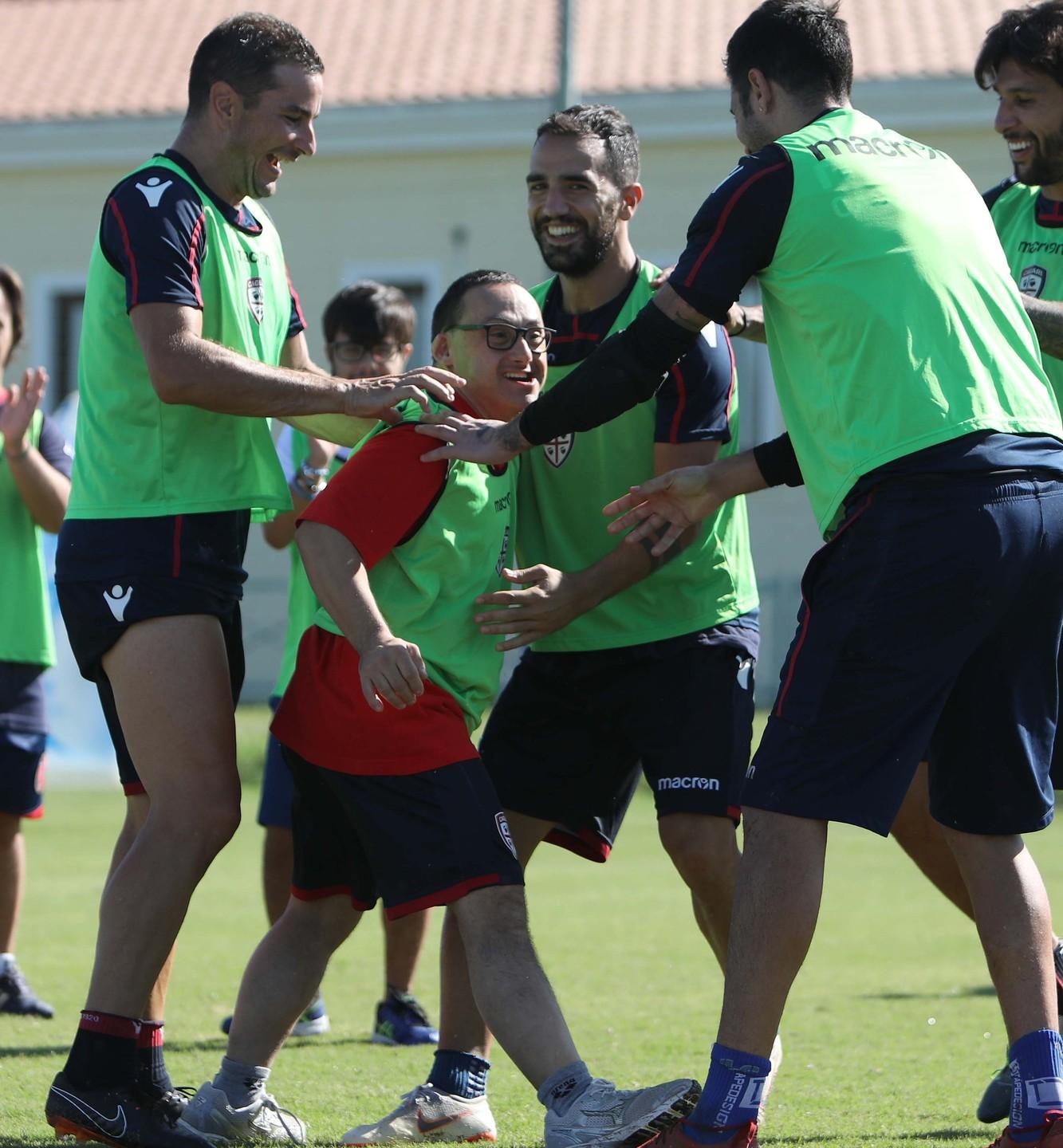 Festa ad Asseminello: i rossoblù ospitano gli atleti-tifosi special del Centro Down 