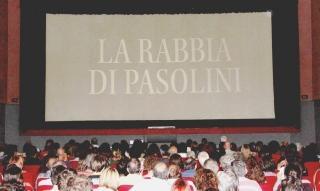 <strong>L’ULTIMA PROIEZIONE.</strong> Sopra: la sala la sera della chiusura In alto: una protesta