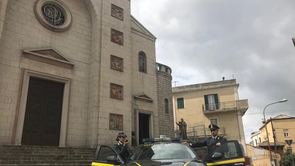 Dipendenti infedeli scoperti a Nuoro, rubavano parte dell'incasso del distributore di carburanti