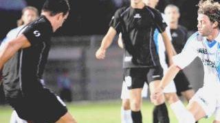 Il Pontedera durante un’amichevole ma da ora valgono i tre punti