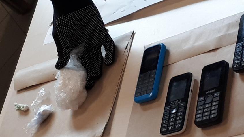 Nasconde la cocaina dentro al manubrio della bici: arrestato