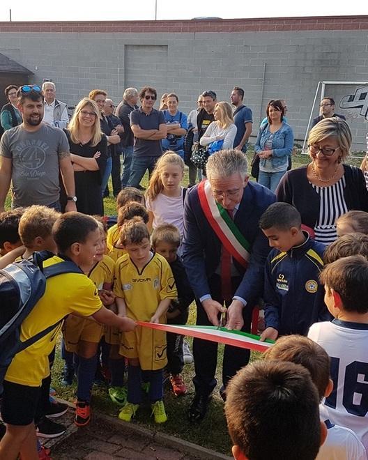 Campo calcio coperto al centro Giovanardi