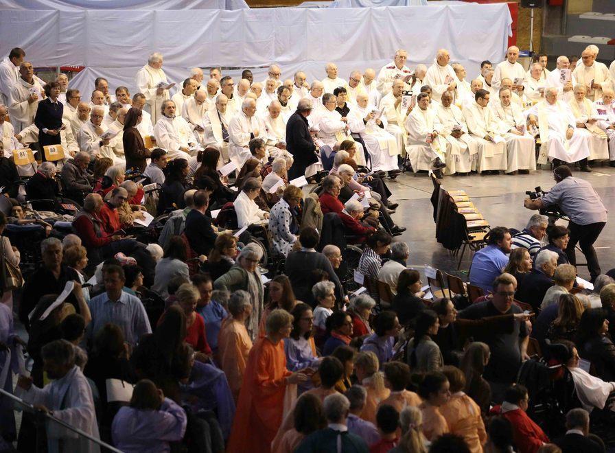 Le Case della Carità ieri in festa al palasport 