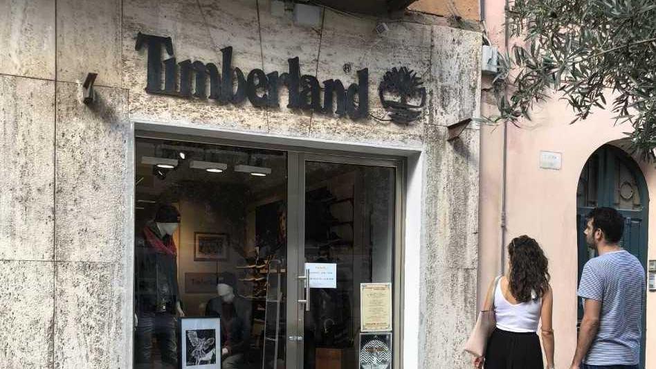 Sassari, svaligiato in piazza Rosario il nuovo negozio Timberland 