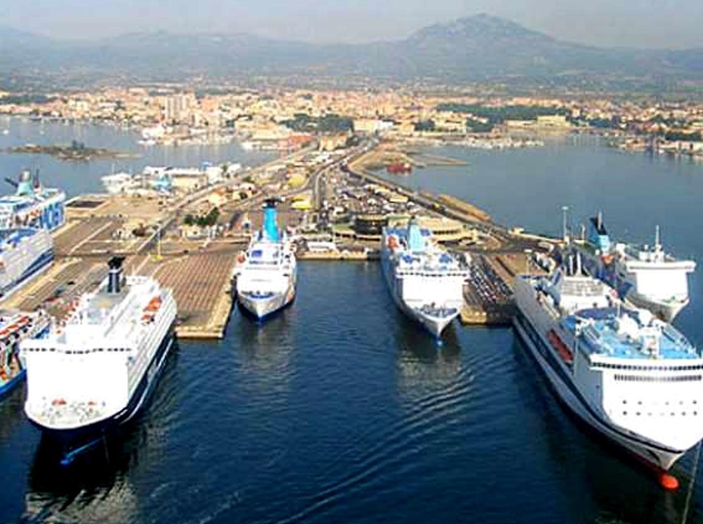 Asfalto cattura-rumore contro i porti chiassosi 