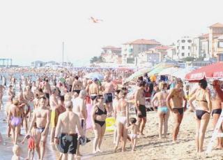 Meno arrivi e presenze lunghe