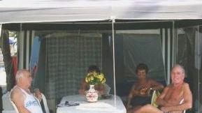 Turisti in campeggio