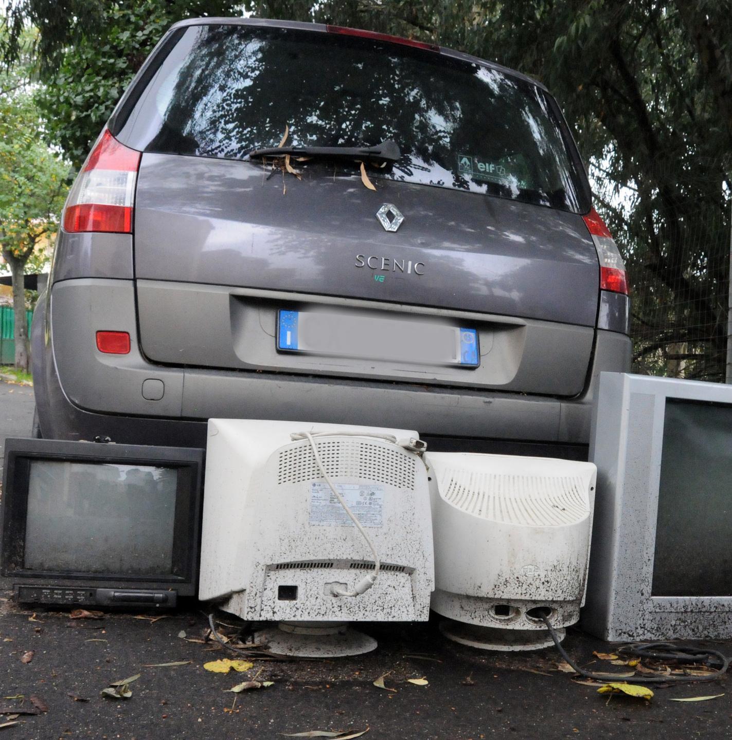 Televisori abbandonati da mesi