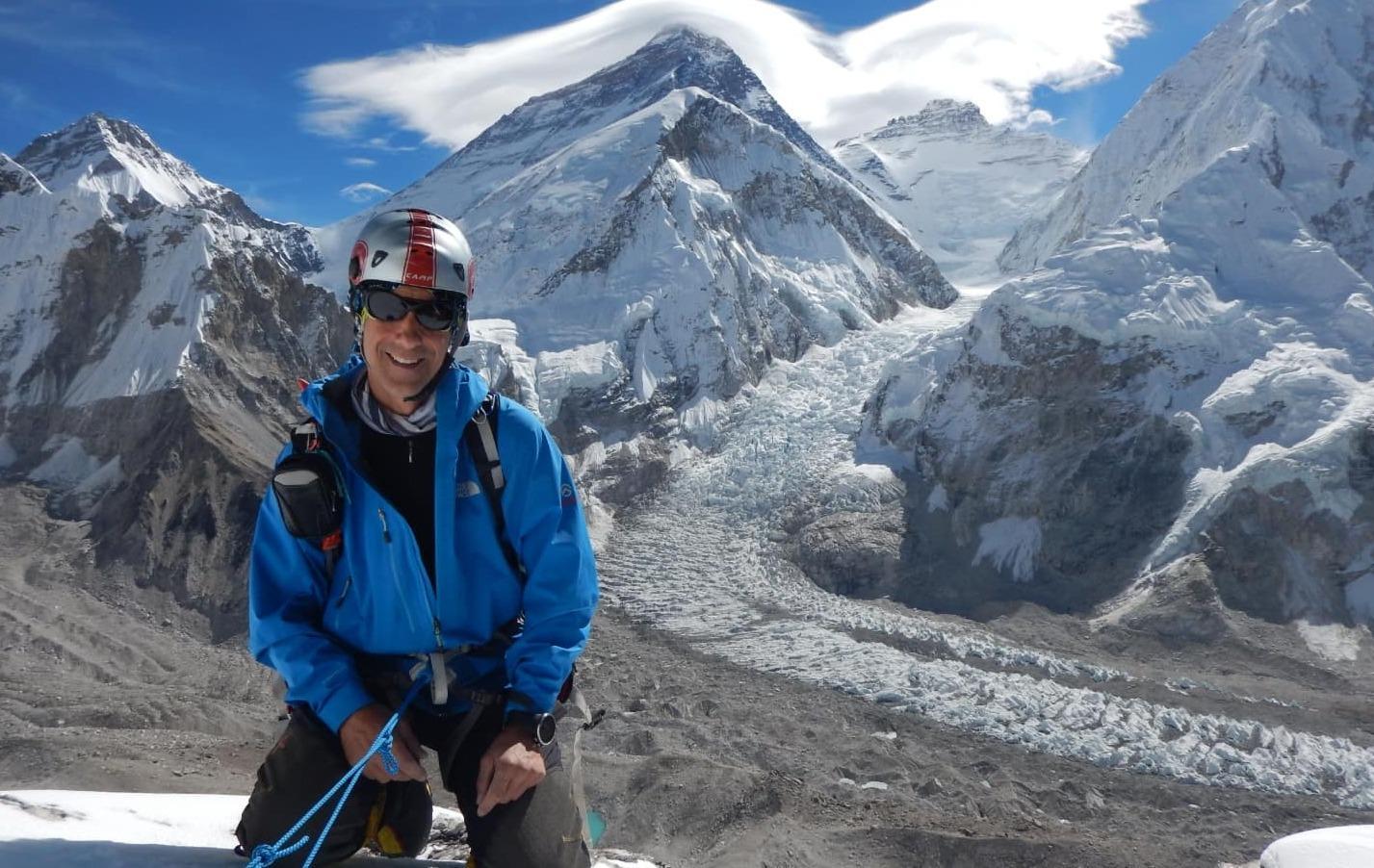 Maltempo: Lobina abbandona la scalata del Pumori, 7.161 metri