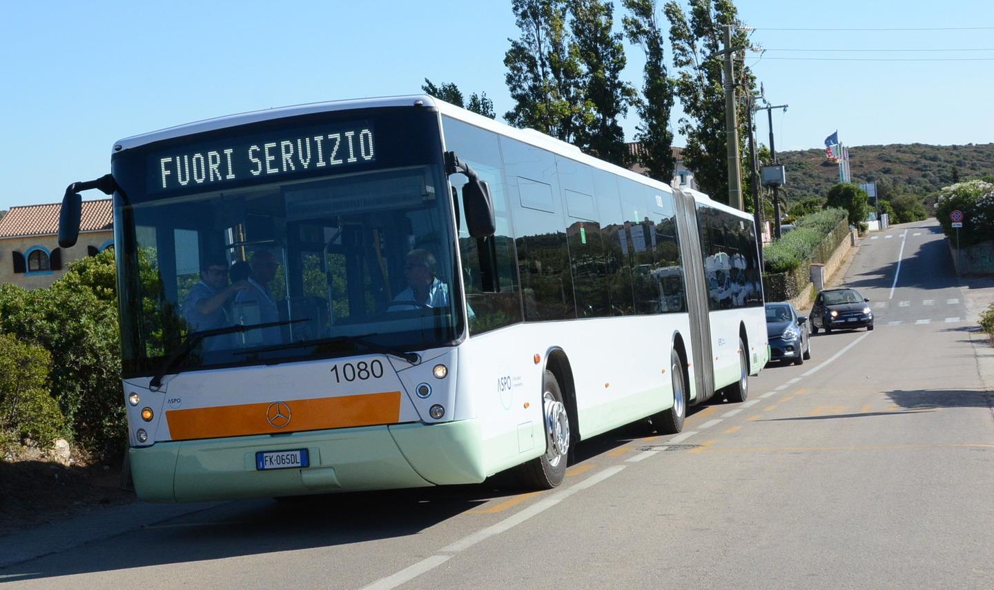 Olbia, viaggiare in autobus come i turisti: la nuova passione dei residenti 