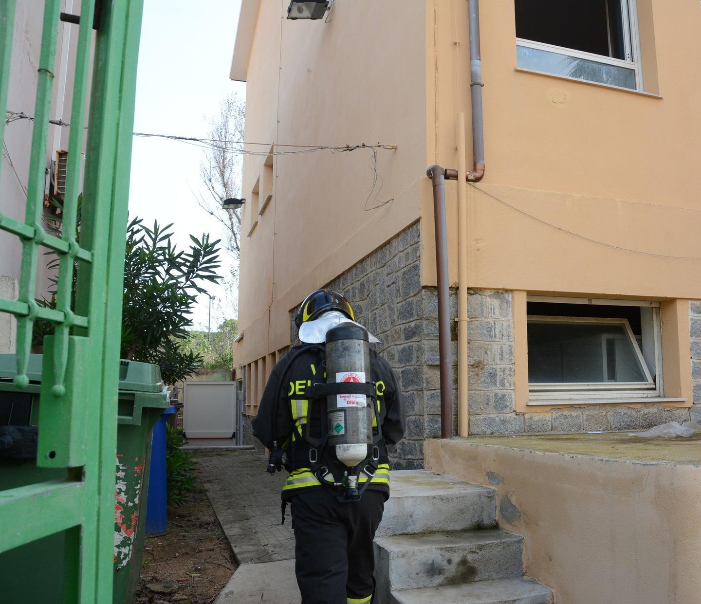 Scatta l’allarme incendio e la scuola viene evacuata 