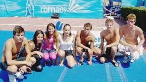 I portacolori del Centro Nuoto Montecatini che hanno preso parte ai campionati italiani giovanili a Roma