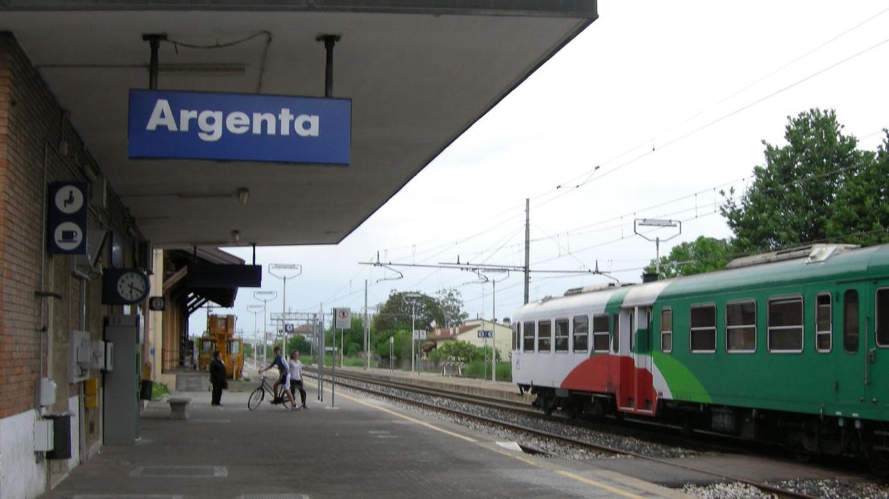 Treno fermo in stazione