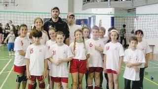 Un gruppo di giovani della nuova Passione Volley