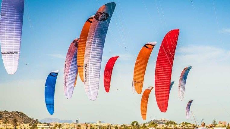 Il vento non si presenta al Poetto, il mondiale dei kite riparte oggi