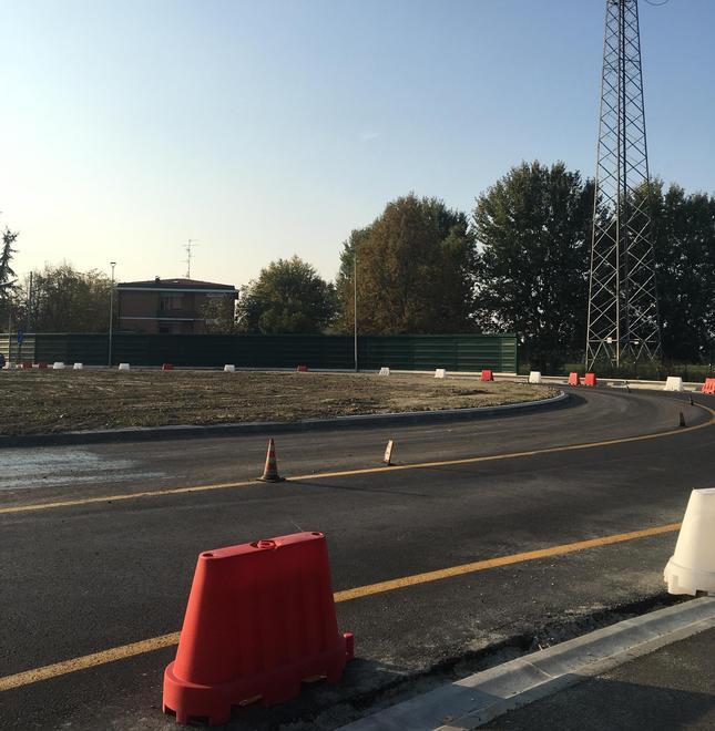 Basta con le code Tutto pronto per la rotatoria di via Guastalla 