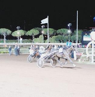 Al Sesana va in scena l’ultima notturna stagionale