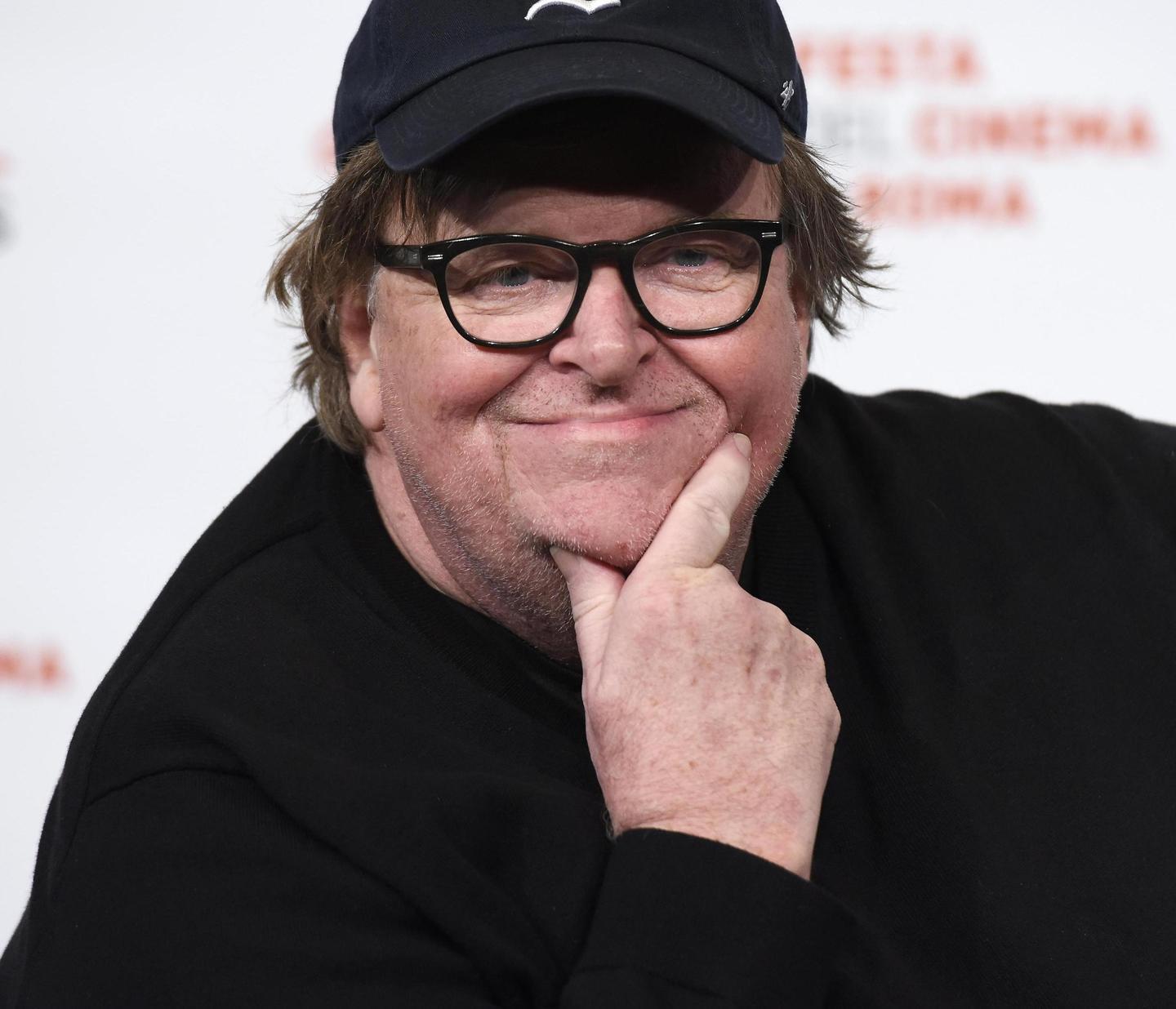 Il documentario di Moore che “disintegra” Trump 