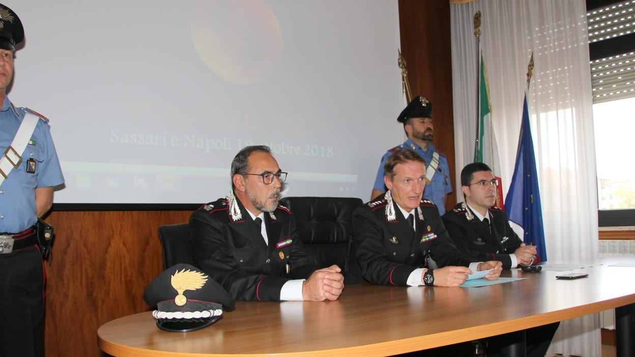 L'illustrazione dell'operazione fatta al Comando provinciale dei carabinieri