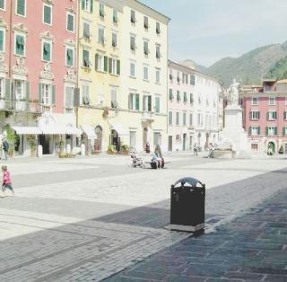 Uno scorcio di piazza Alberica