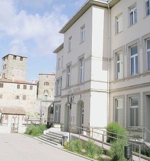 La scuola media ed elementare di via Firenze a Bibbona