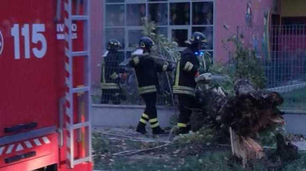 Pioggia e vento forte colpiscono il Ferrarese, grandine a Vigarano 