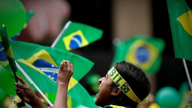 Brasile: sondaggio, Bolsonaro al 60%