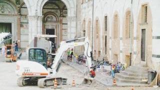 Cantieri apertiin piazza S. Martino prima della S. Croce