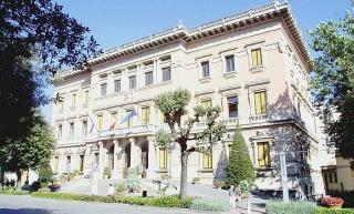 Il municipio di Montecatini in viale Verdi: