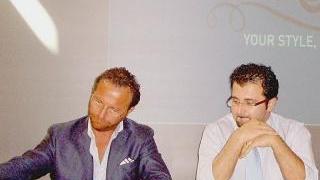 Francesco Casprini a sinistra insieme al sindaco di Crespina Thomas D’Addona